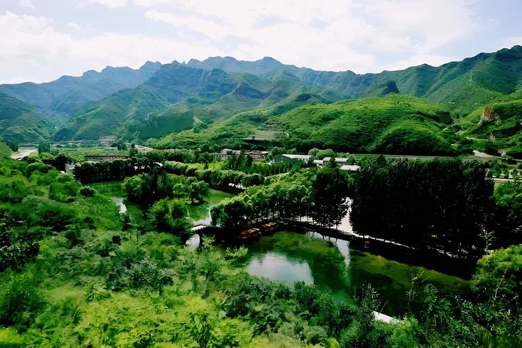 家人們,春天的野三坡百里峽,簡直是大自然饋贈的禮物,這就把我的游玩