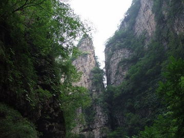 野三坡百里峽兩日游 探秘百里峽，暢享漂流竹筏快艇之趣